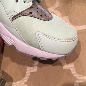girls nike huaraches